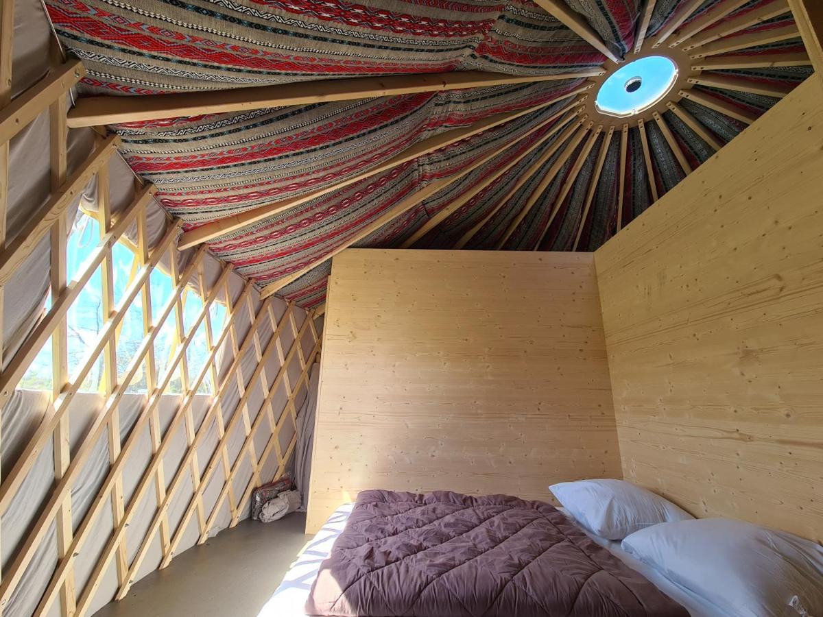 Camping A La Ferme - Hebergements Insolites Cerisy-la-Foret 外观 照片