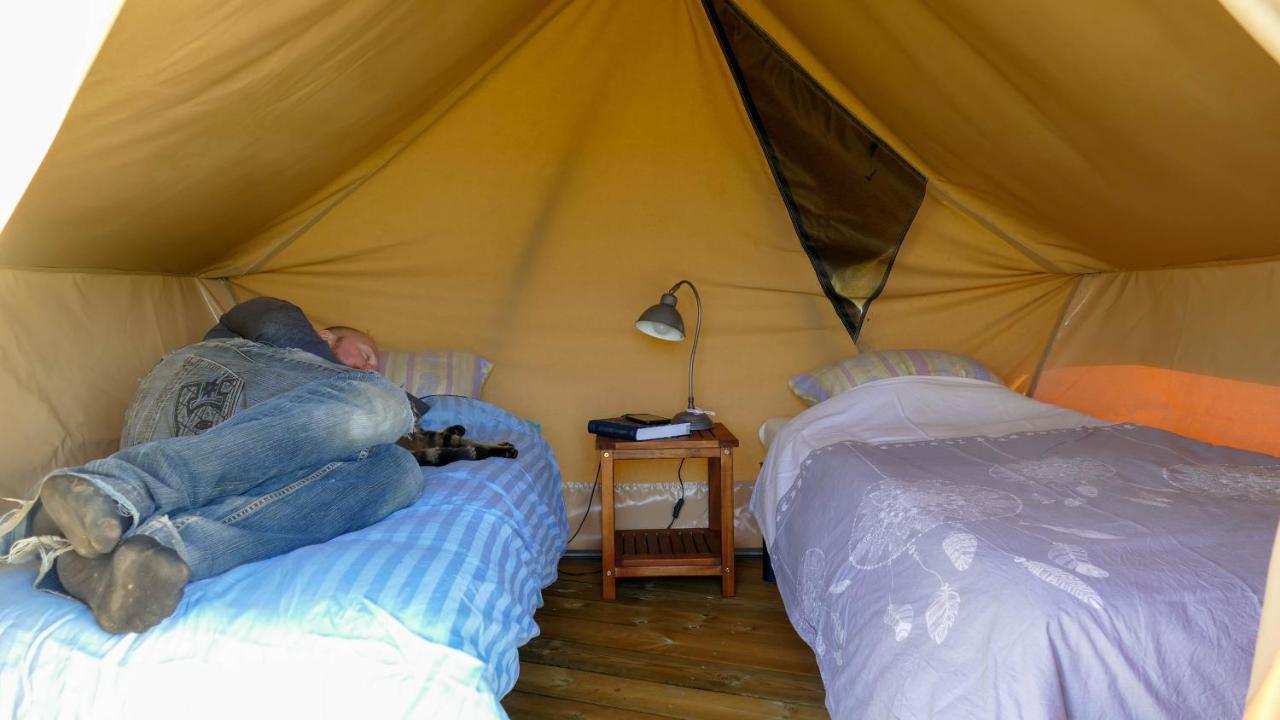 Camping A La Ferme - Hebergements Insolites Cerisy-la-Foret 外观 照片