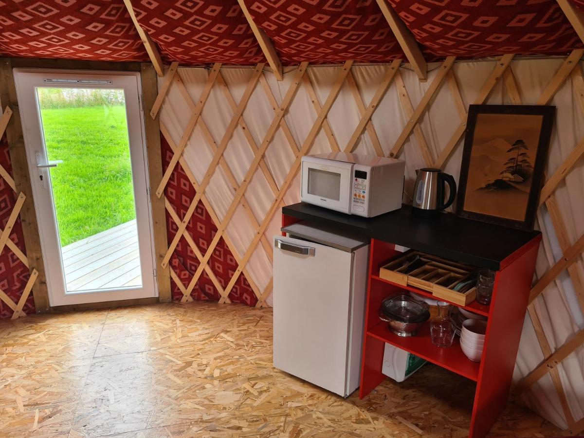 Camping A La Ferme - Hebergements Insolites Cerisy-la-Foret 外观 照片