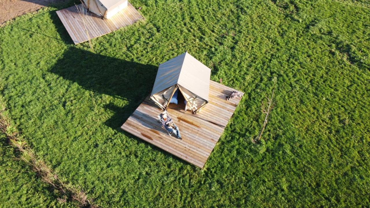 Camping A La Ferme - Hebergements Insolites Cerisy-la-Foret 外观 照片