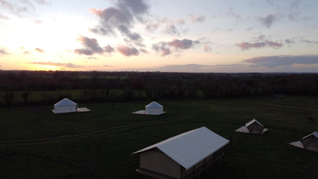 Camping A La Ferme - Hebergements Insolites Cerisy-la-Foret 外观 照片