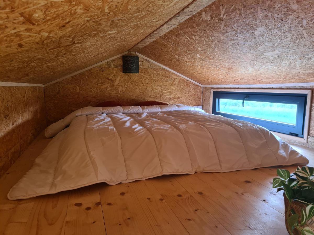 Camping A La Ferme - Hebergements Insolites Cerisy-la-Foret 外观 照片