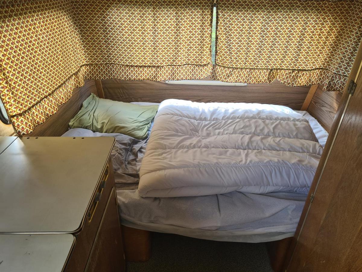 Camping A La Ferme - Hebergements Insolites Cerisy-la-Foret 外观 照片