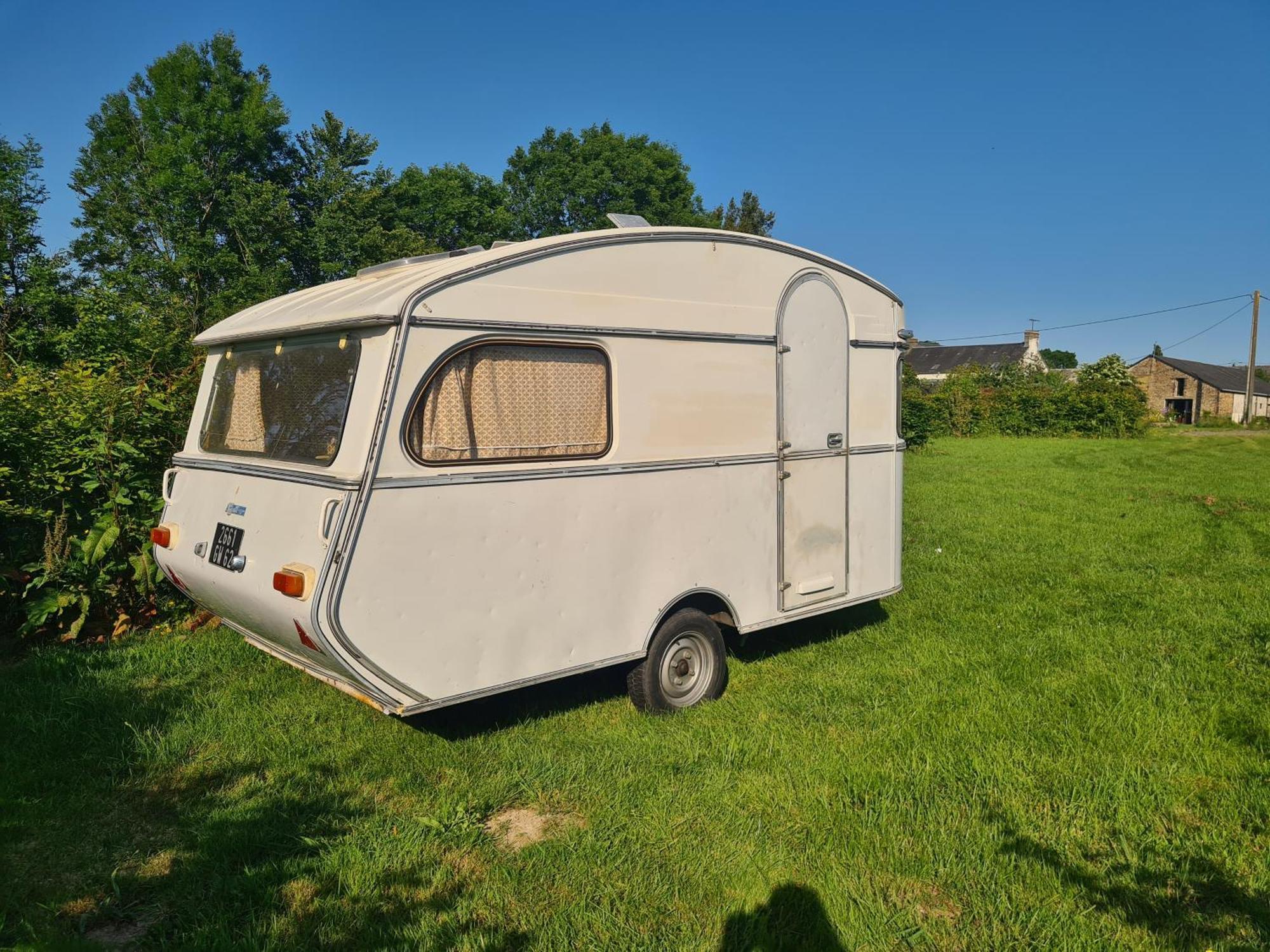 Camping A La Ferme - Hebergements Insolites Cerisy-la-Foret 外观 照片