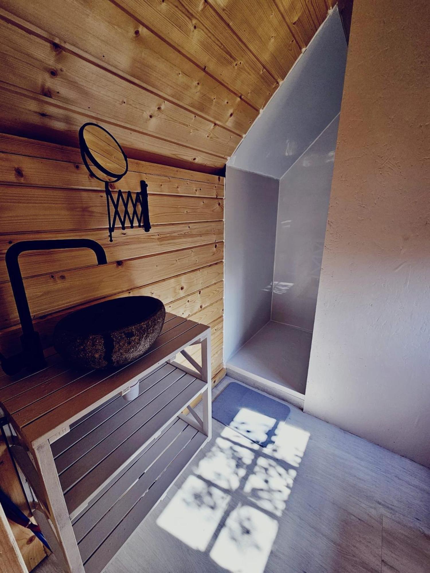 Camping A La Ferme - Hebergements Insolites Cerisy-la-Foret 外观 照片