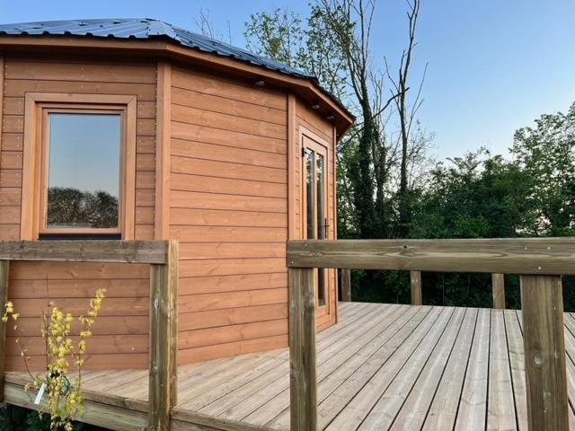 Camping A La Ferme - Hebergements Insolites Cerisy-la-Foret 外观 照片